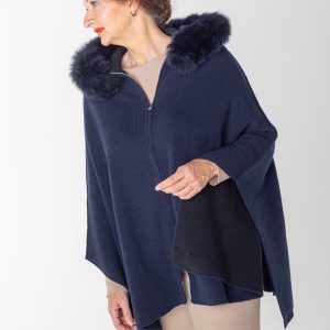 poncho met rits, donkerblauw zwart met bont - Lynda Ann Exclusive Italian knitwear